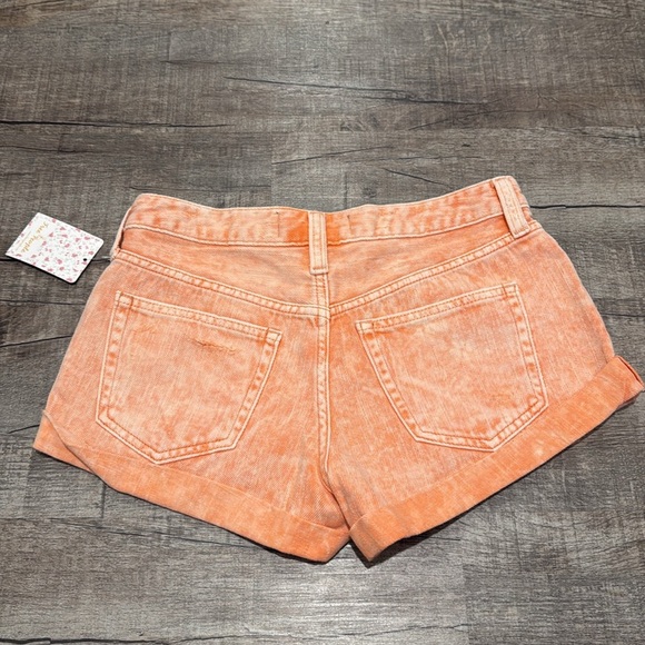NWT!! Free People - Romeo Rolled Cut Off Shorts - Sunny Peach - Size 24 - Picture 5 of 8